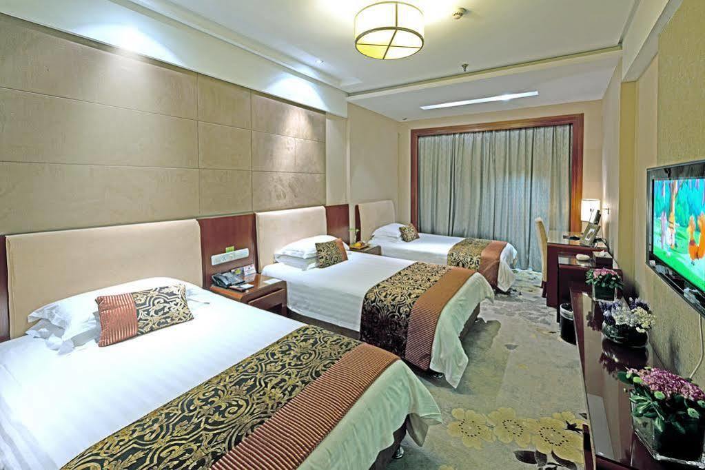 ייאו Kasion Pugis Hotel מראה חיצוני תמונה
